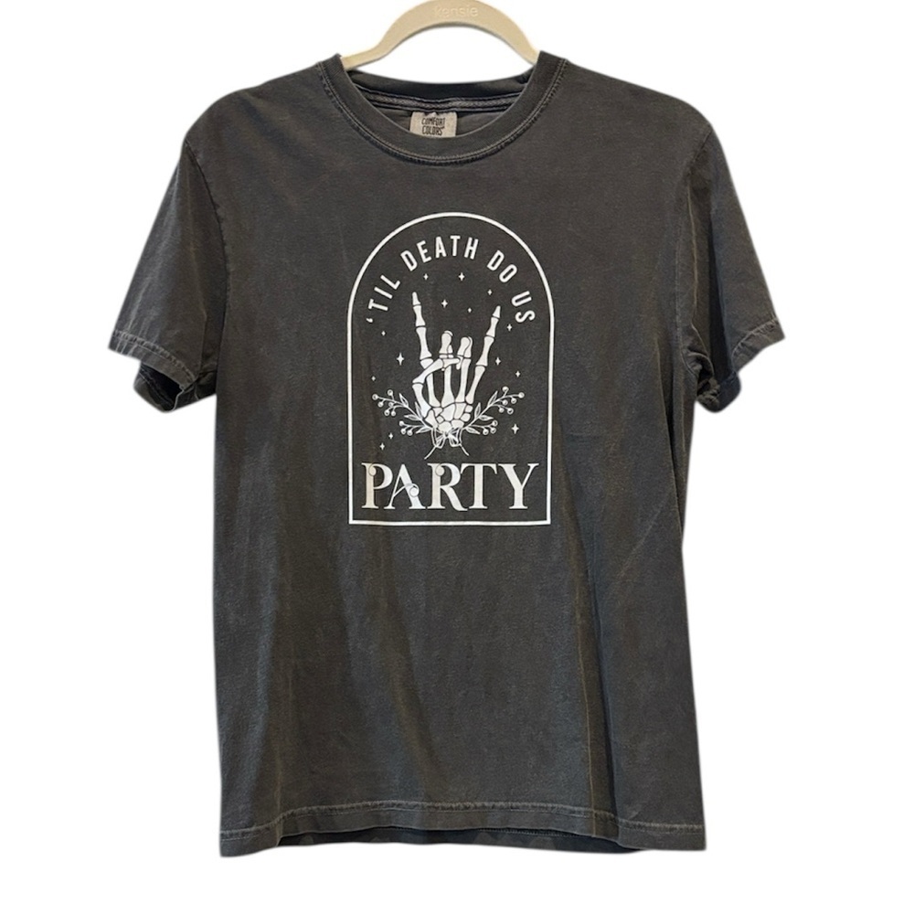 Comfort Colors Graphic Tee with Skeleton Design Till Death Do Us Party Small